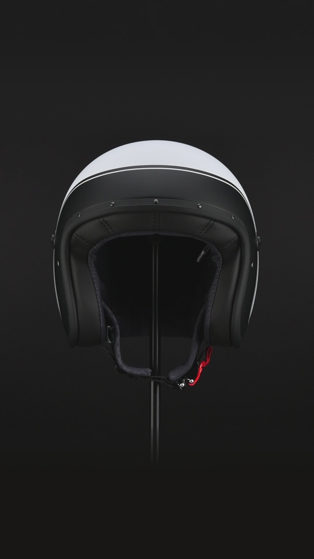 360 degree video of matte white and black open face freeride x imola caberg helmet